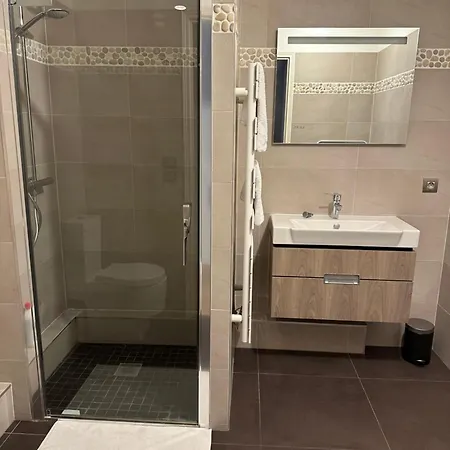New Upscale 1 Bedroom *