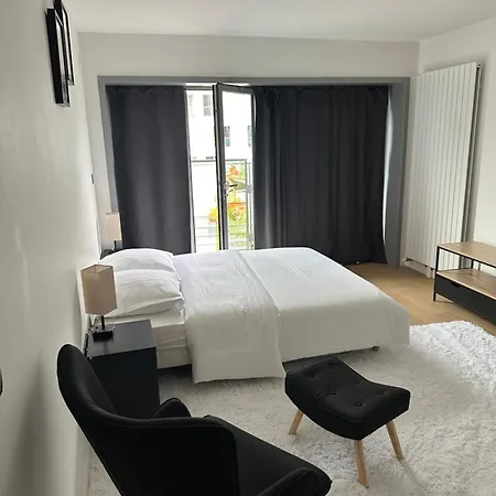 New Upscale 1 Bedroom Paris
