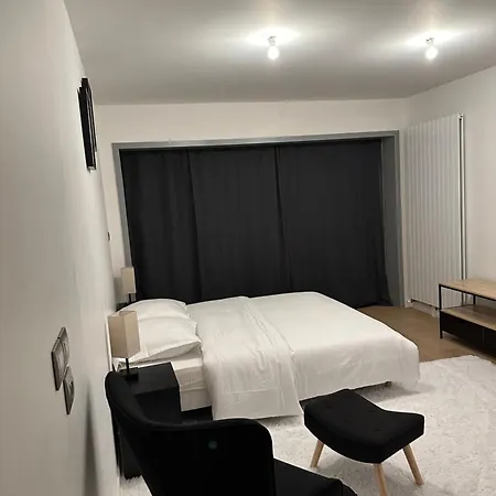 New Upscale 1 Bedroom * Paris