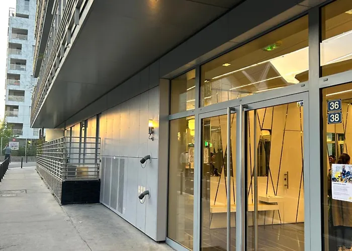 New Upscale 1 Bedroom
